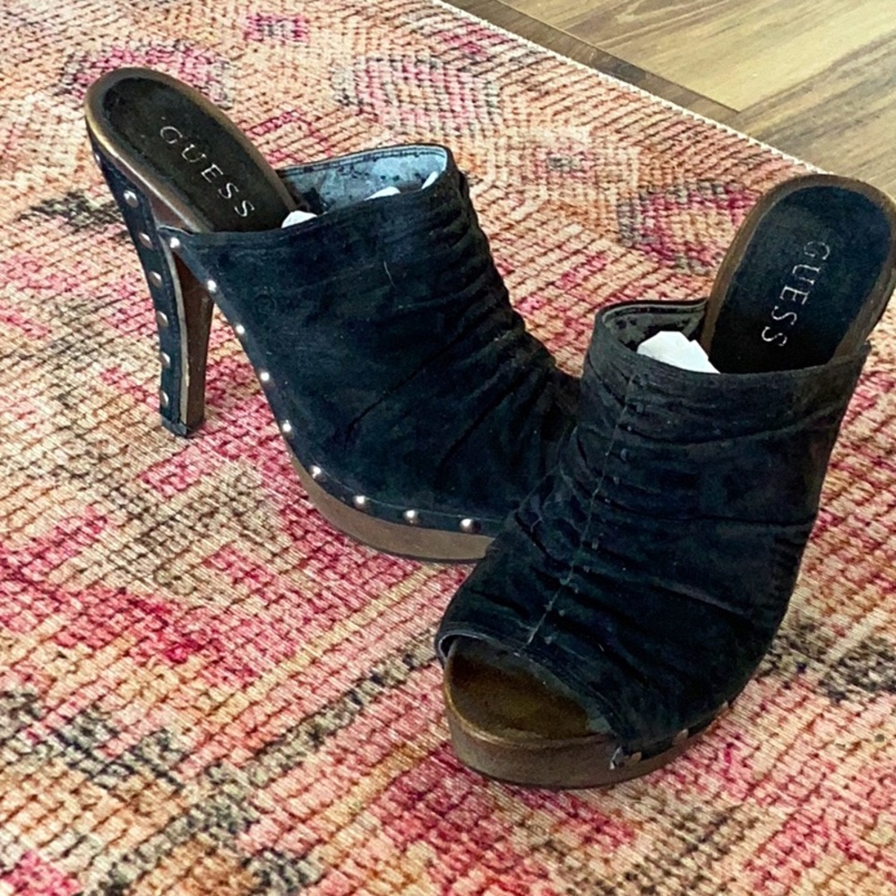 Guess mule